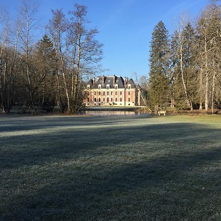 Chateau Du Breuil Bed & Breakfast Gevrolles Exterior foto