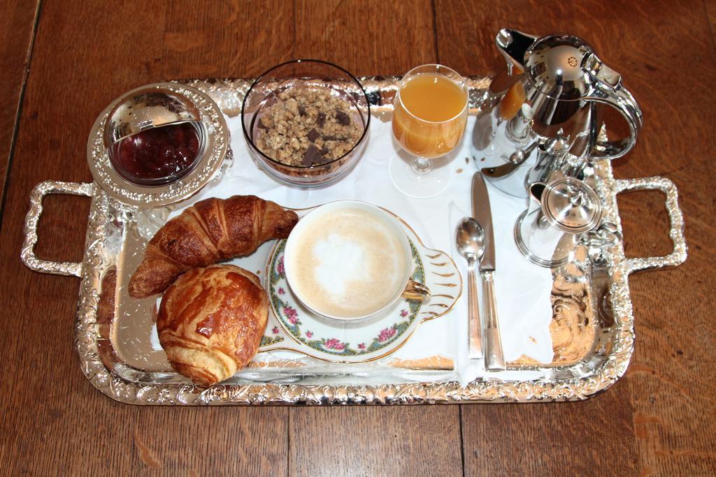 Chateau Du Breuil Bed & Breakfast Gevrolles Exterior foto