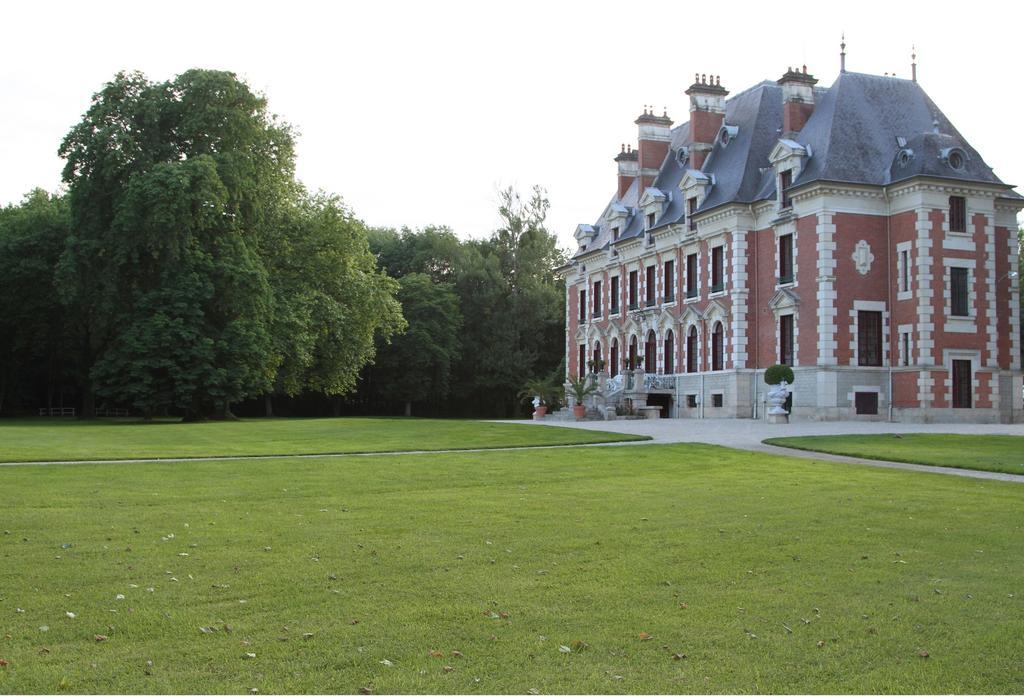 Chateau Du Breuil Bed & Breakfast Gevrolles Exterior foto
